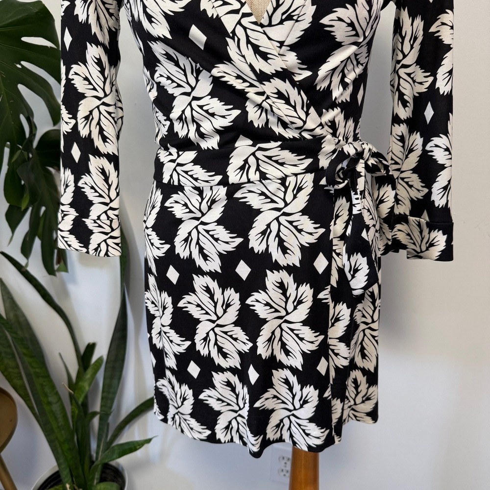 Diane von Furstenberg‎ Wrap Romper Womens 4 Black White Silk Celeste Leaf Print - Picture 5 of 14
